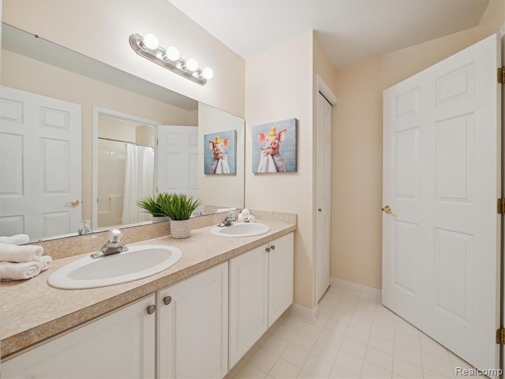 4435 Driftwood Drive, Commerce Twp, MI 48382 — Photo 34