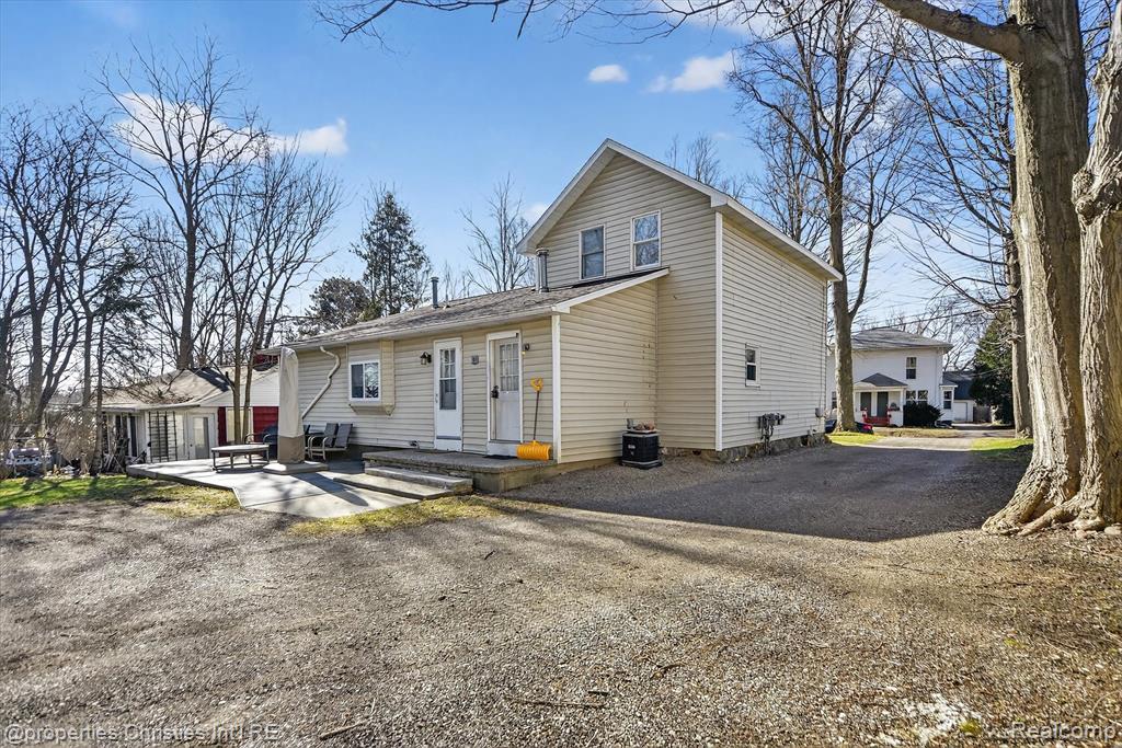 416 Lake Street, Howell, MI 48843 — Photo 27