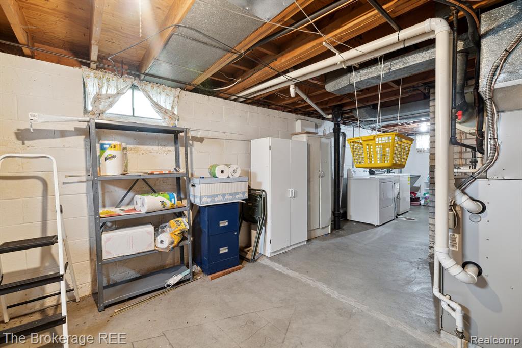 812 E Atherton Road, Flint, MI 48507 — Photo 28