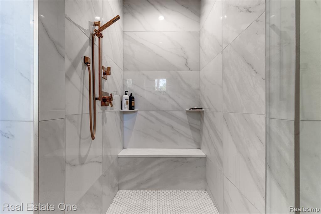 3370 Bloomcrest Drive, Bloomfield Hills, MI, 48304