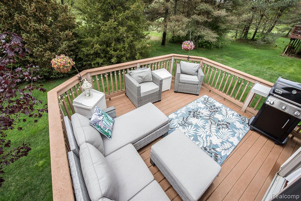 9730 TIOGA Trail N, Pinckney, MI 48169 — Photo 16