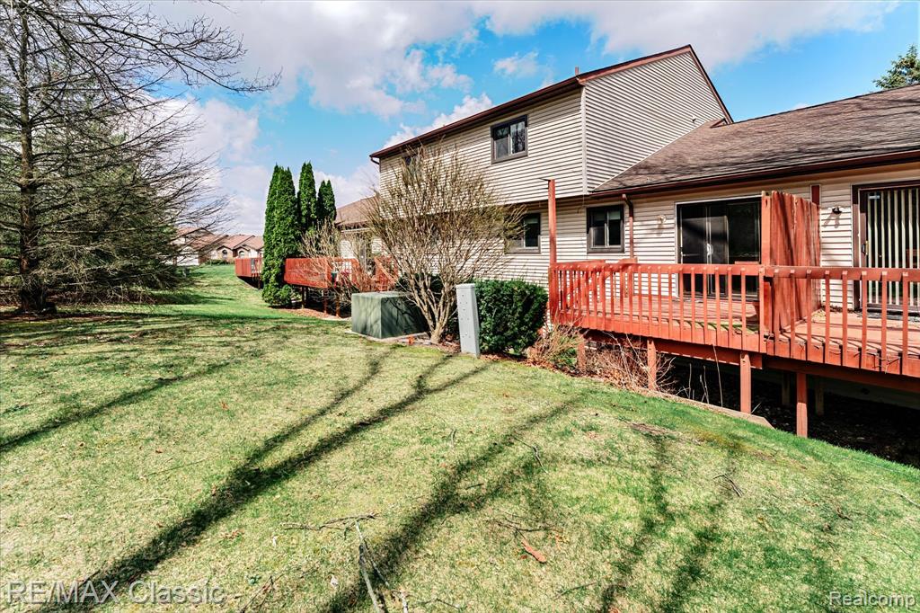 9039 Lake E Road, Clarkston, MI 48348 — Photo 48