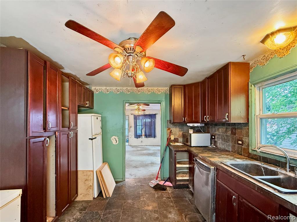 7576 Continental Avenue, Warren, MI 48091 — Photo 14