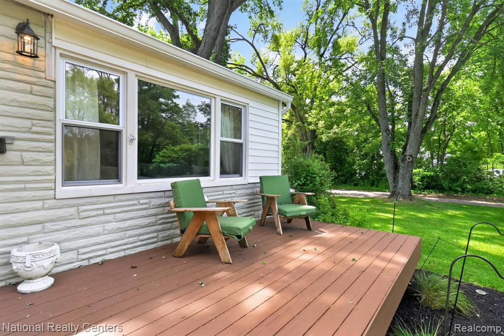 2465 Fairbury, Wixom, MI 48393 — Photo 5