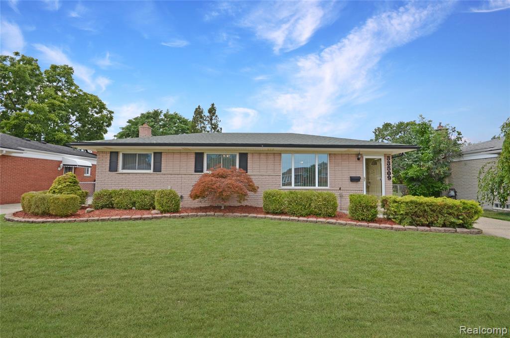 33509 Stonewood Drive, Sterling Heights, MI 48312