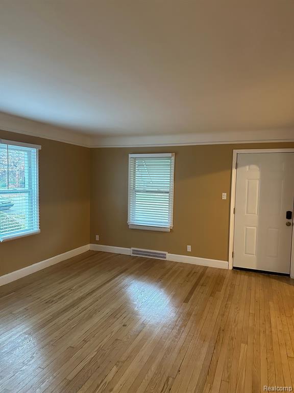 8075 WHITCOMB Street, Detroit, MI 48228 — Photo 6