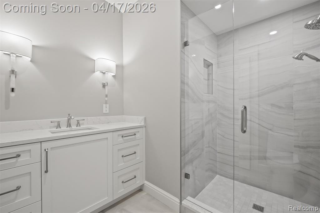 5305 Elmgate Bay Drive, Orchard Lake Village, MI 48324 — Photo 29