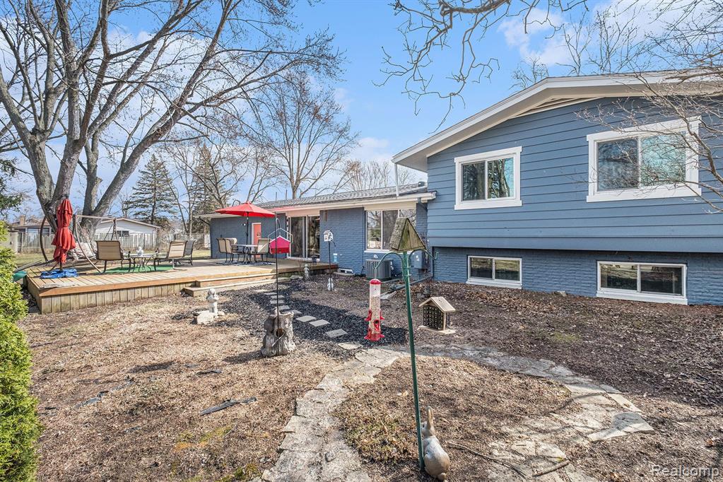 5169 OTTAWA Street, Burton, MI 48509 — Photo 23
