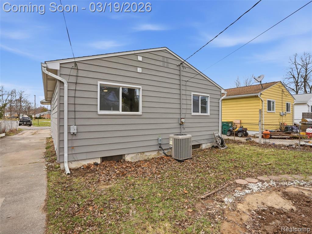 1649 Smith Street, Ypsilanti, MI 48198 — Photo 34