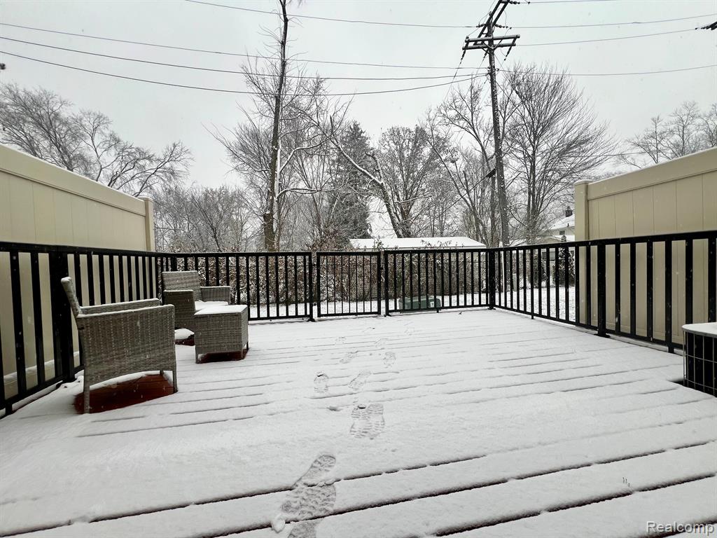 1623 WIMBLEDON Drive, 16, Walled Lake, MI 48390 — Photo 31
