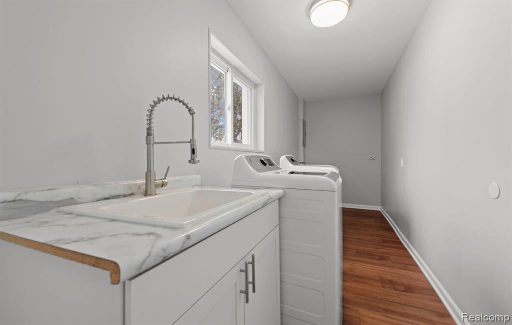 28426 Chatham Road, Grosse Ile, MI 48138 — Photo 12