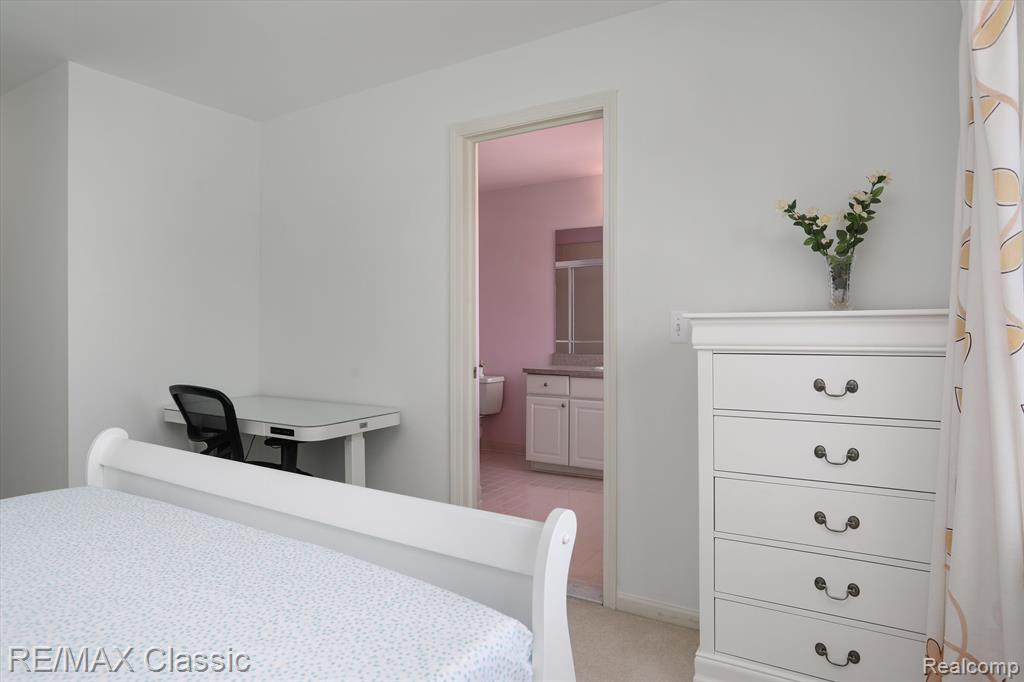 41547 BURROUGHS Avenue, Novi, MI 48377 — Photo 32