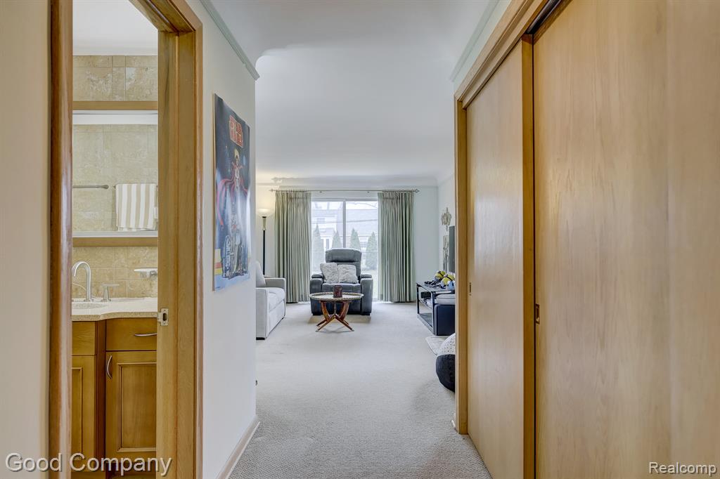 1557 Lochmoor Boulevard, Grosse Pointe Woods, MI 48236 — Photo 47