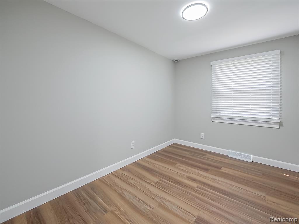 9650 Cooley Lake Road, White Lake, MI — Photo 18