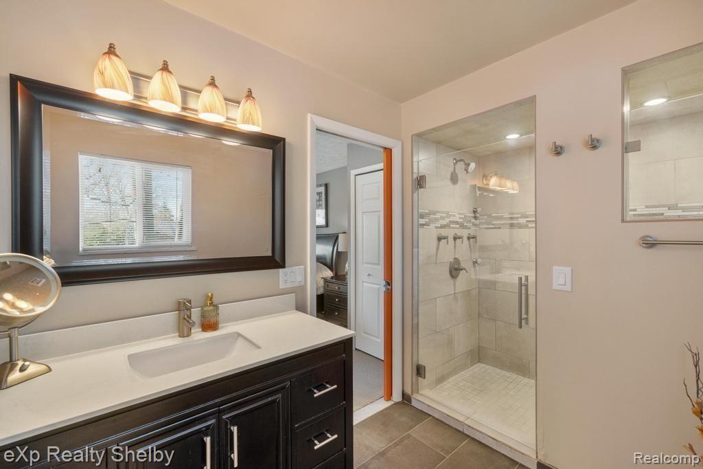 691 BARCLAY Drive, Troy, MI 48085 — Photo 31