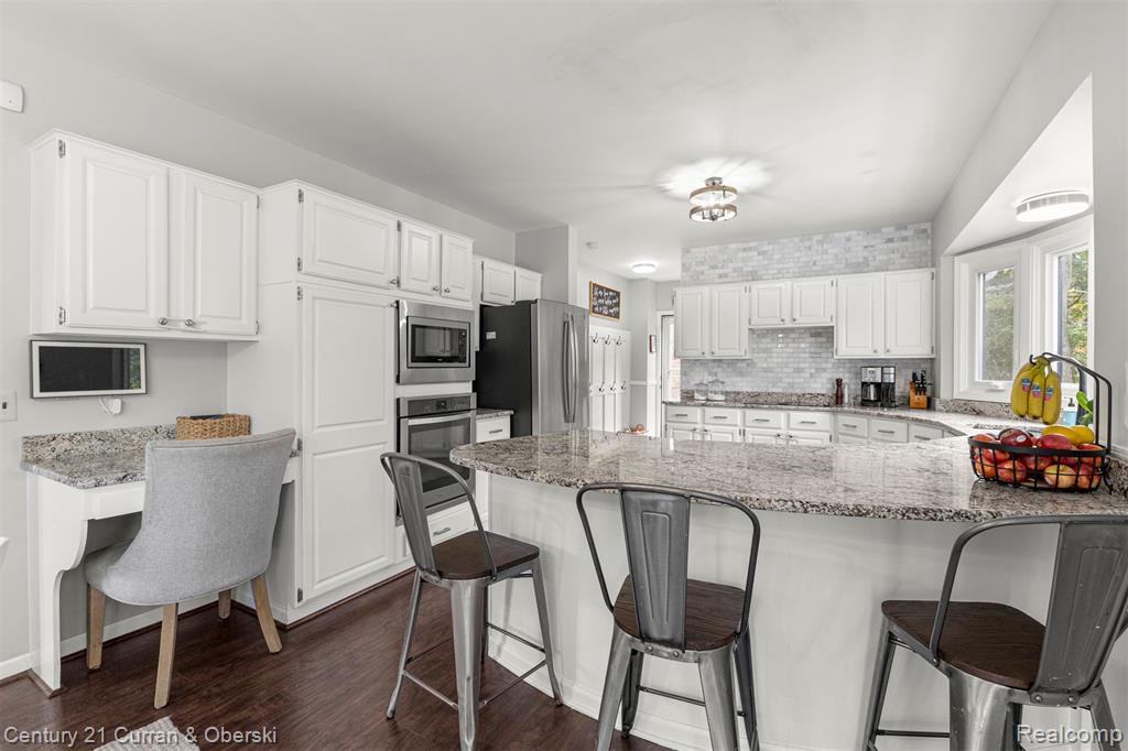 30999 Sudbury Street, Farmington, MI 48331 — Photo 19