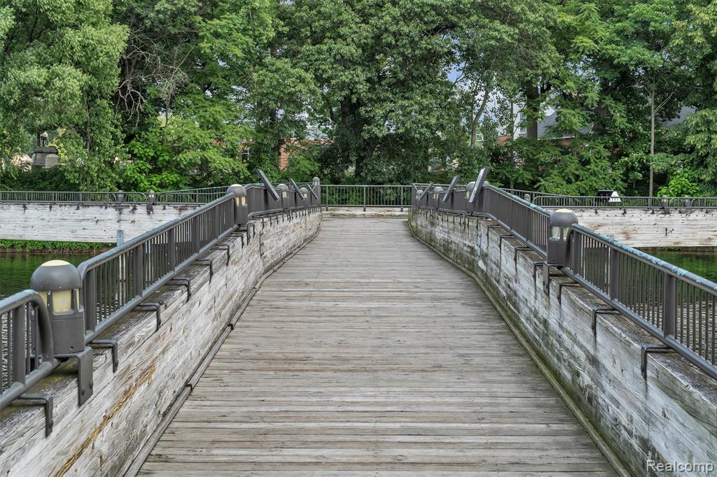 4633 CRESTWAY Drive, Brighton, MI 48116 — Photo 14