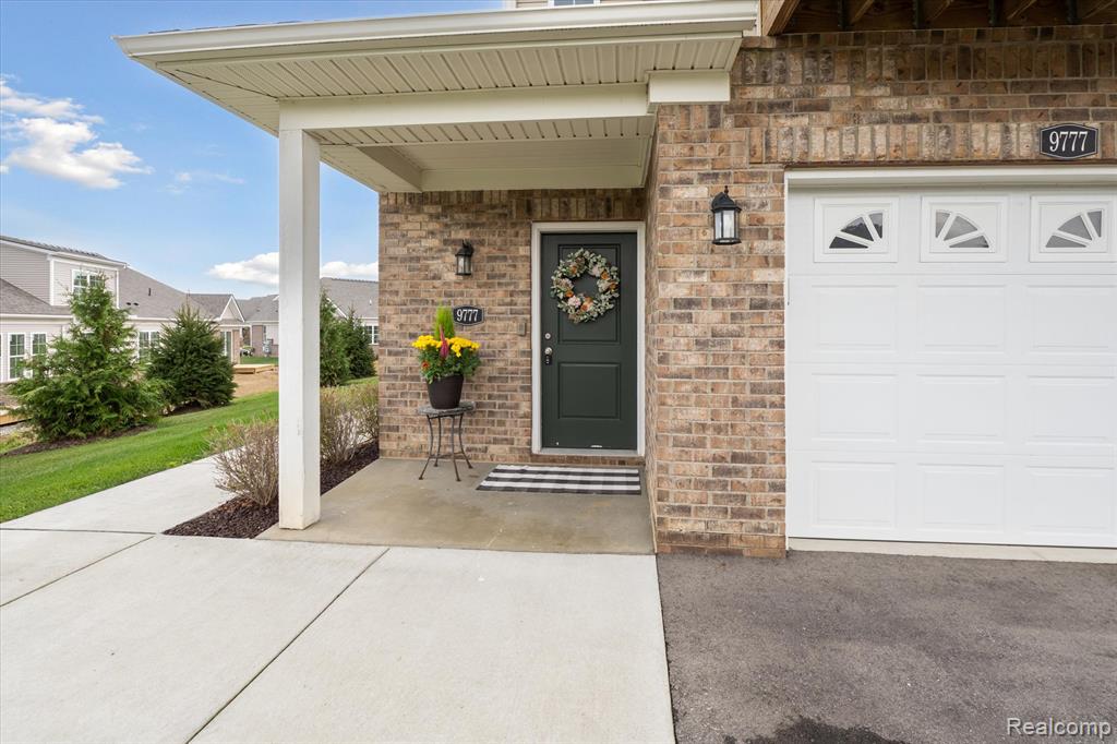 9777 Ridge Run Street, 67, Howell, MI 48855 — Photo 2