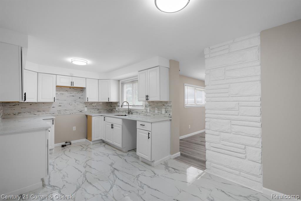8771 E OUTER Drive, Detroit, MI 48213 — Photo 13