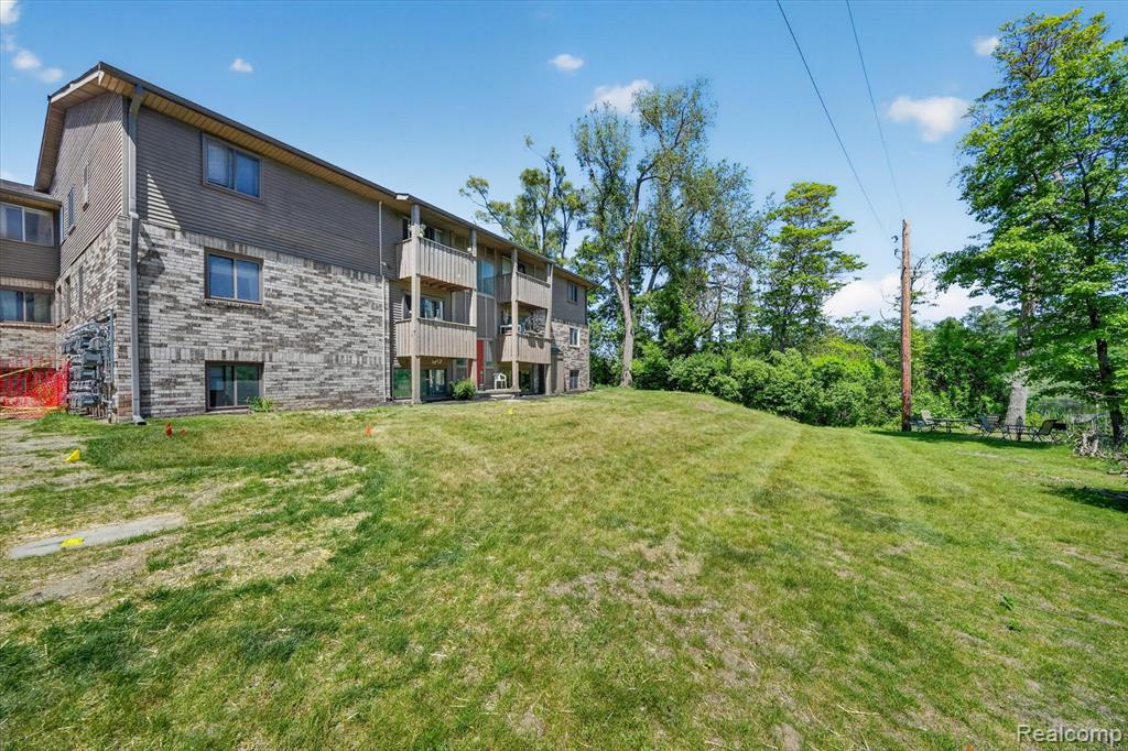 8735 Green Willow Street, 1, Brighton, MI 48116 — Photo 19