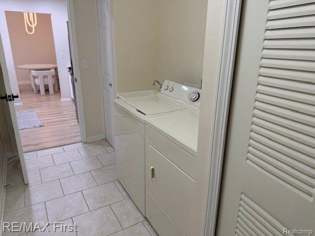 43195 WOODBRIDGE Drive, Clinton Twp, MI 48038 — Photo 18