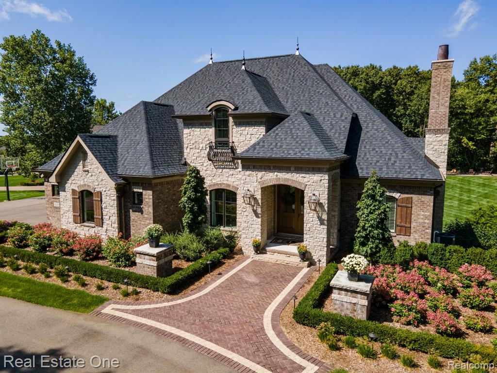 5525 Avington Parkway, Clarkston, MI 48348 — front exterior