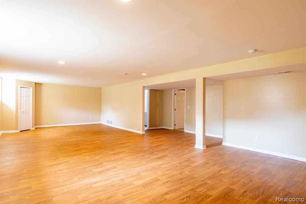 7327 HOMESTEAD Road, Ypsilanti, MI 48197 — Photo 24