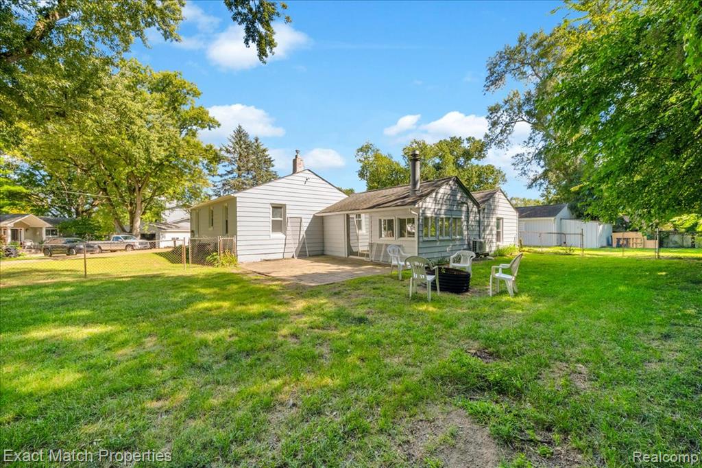 9467 Leona Street, White Lake, MI — Photo 14
