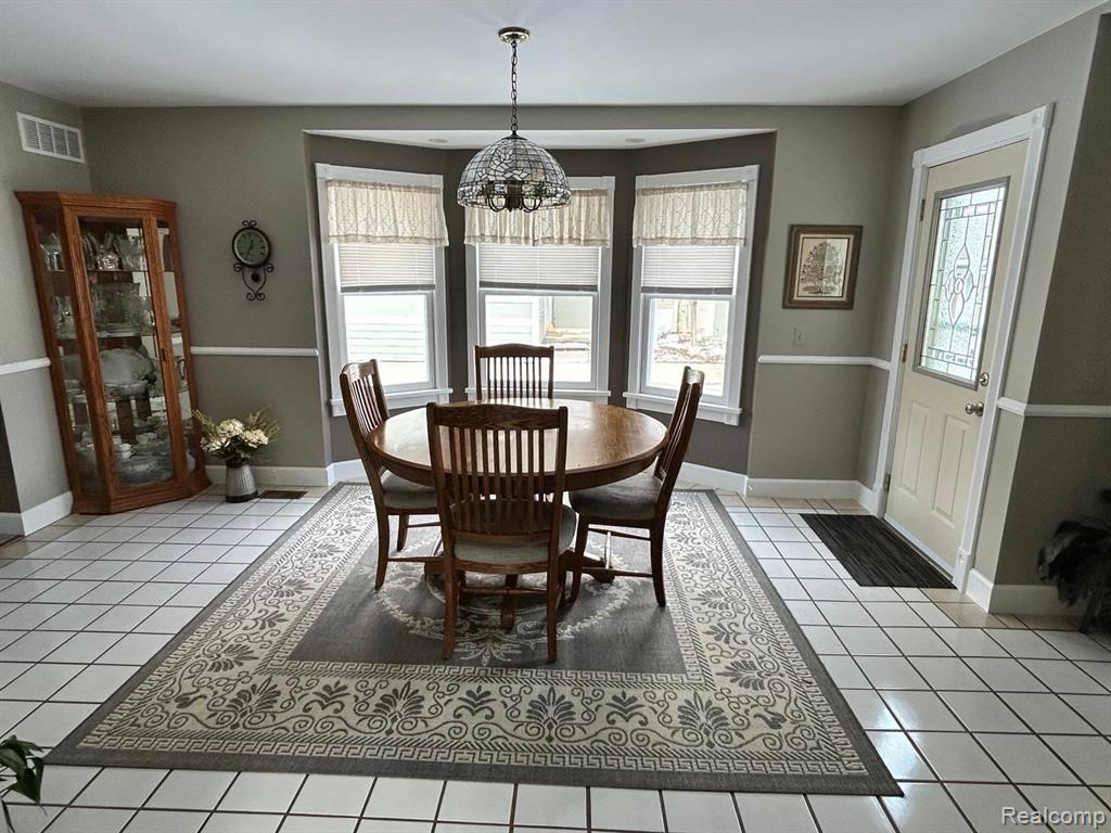 7255 SAINT CLAIR Avenue, MI — Photo 11