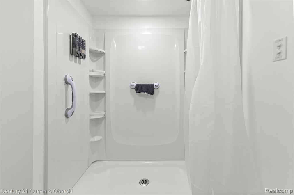 29055 Pennsylvania Road, Romulus, MI 48174 — Photo 4