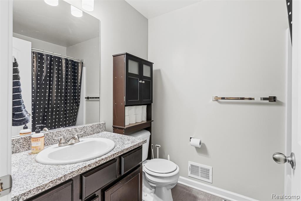 2261 Legacy Drive, Burton, MI 48519 — Photo 20