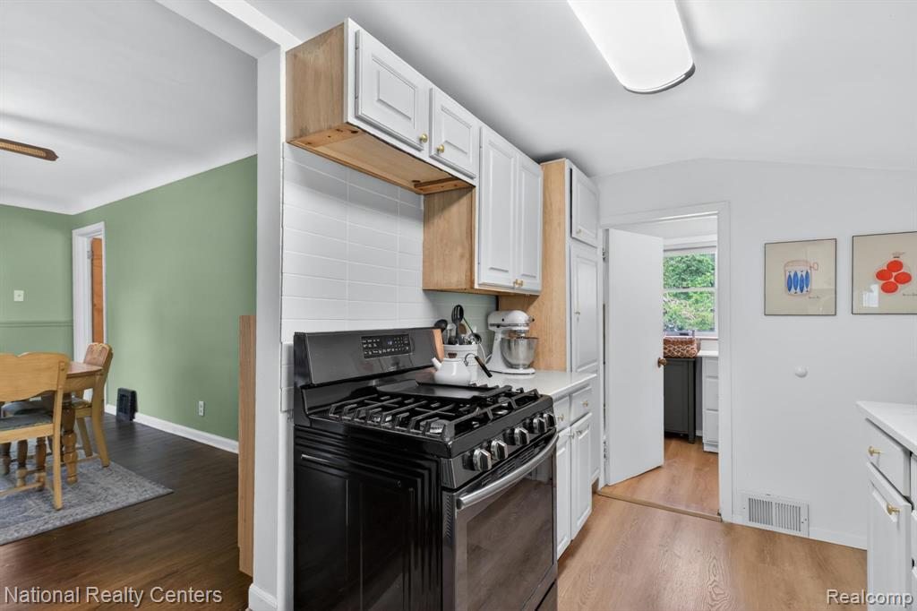 2465 Fairbury, Wixom, MI 48393 — Photo 18