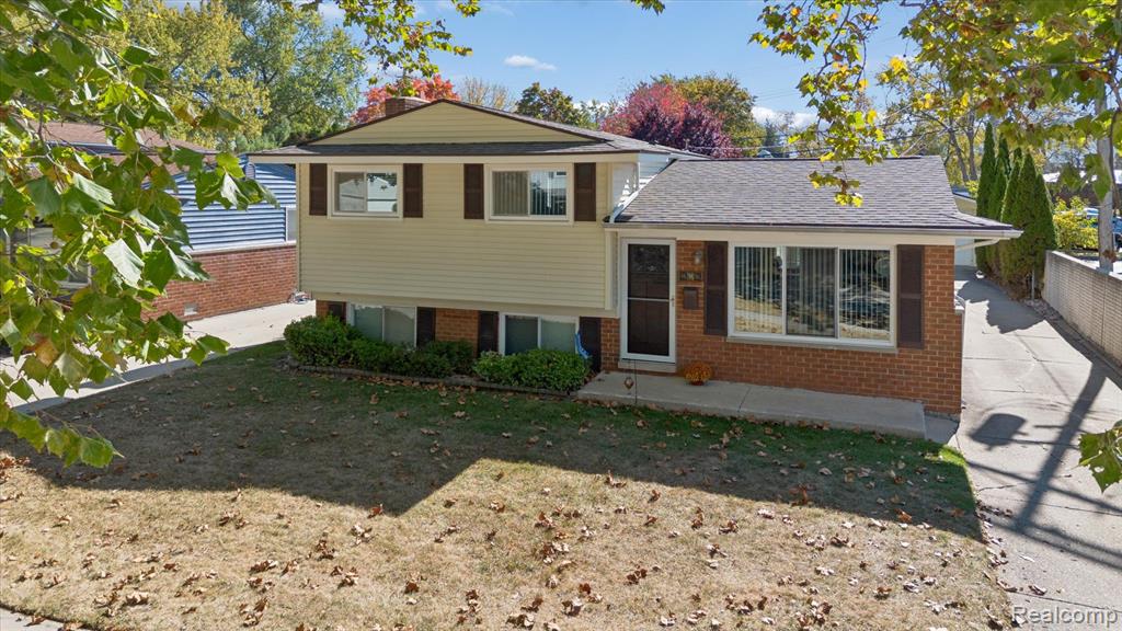496 Langley Boulevard, Clawson, MI — front exterior