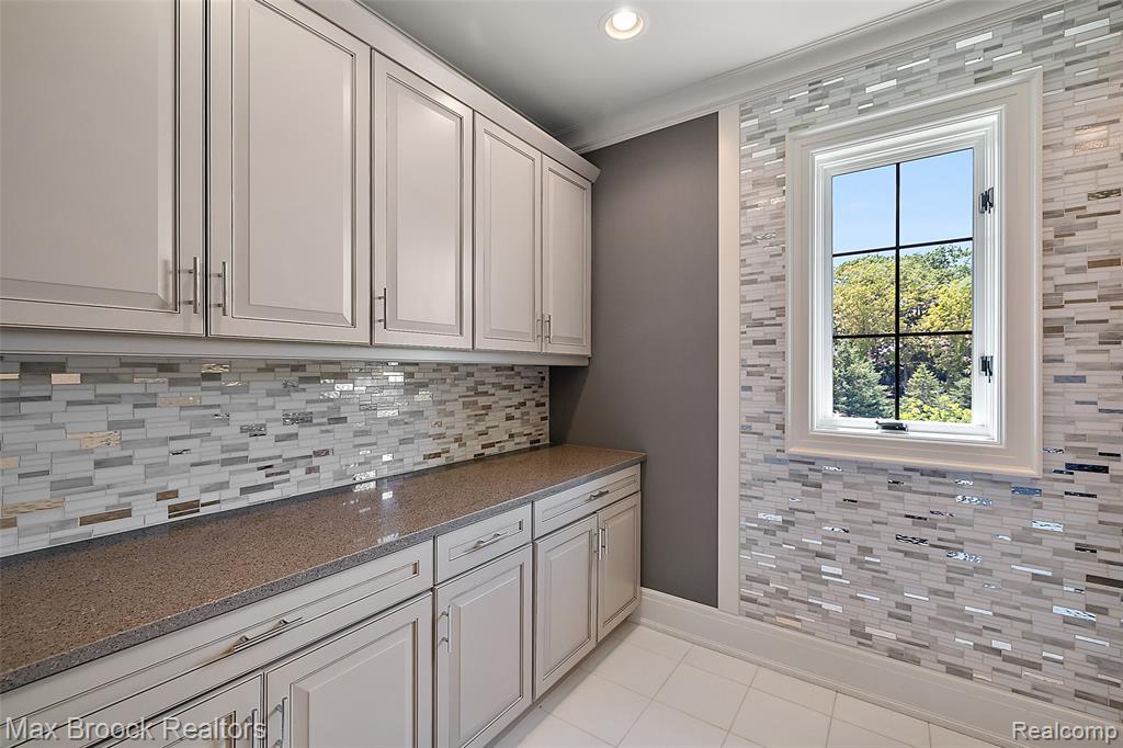 5466 Orchard Ridge Drive, Rochester, MI 48306 — Photo 36