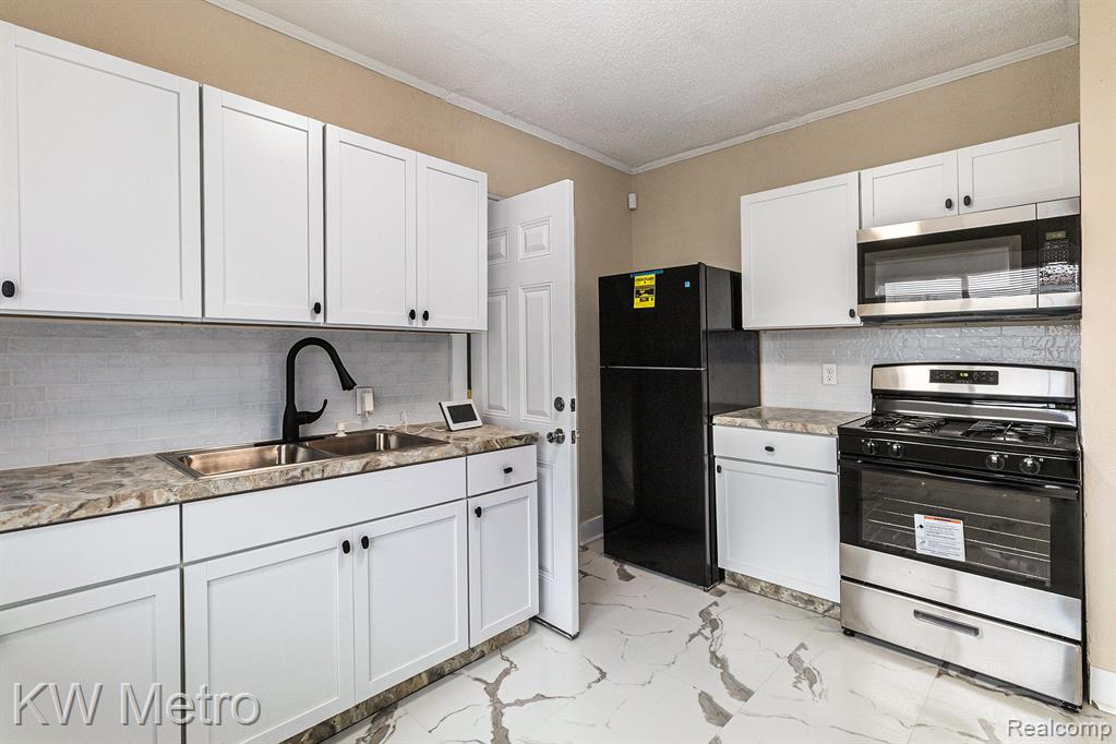 5025 Somerset Avenue, Detroit, MI 48224 — Photo 12