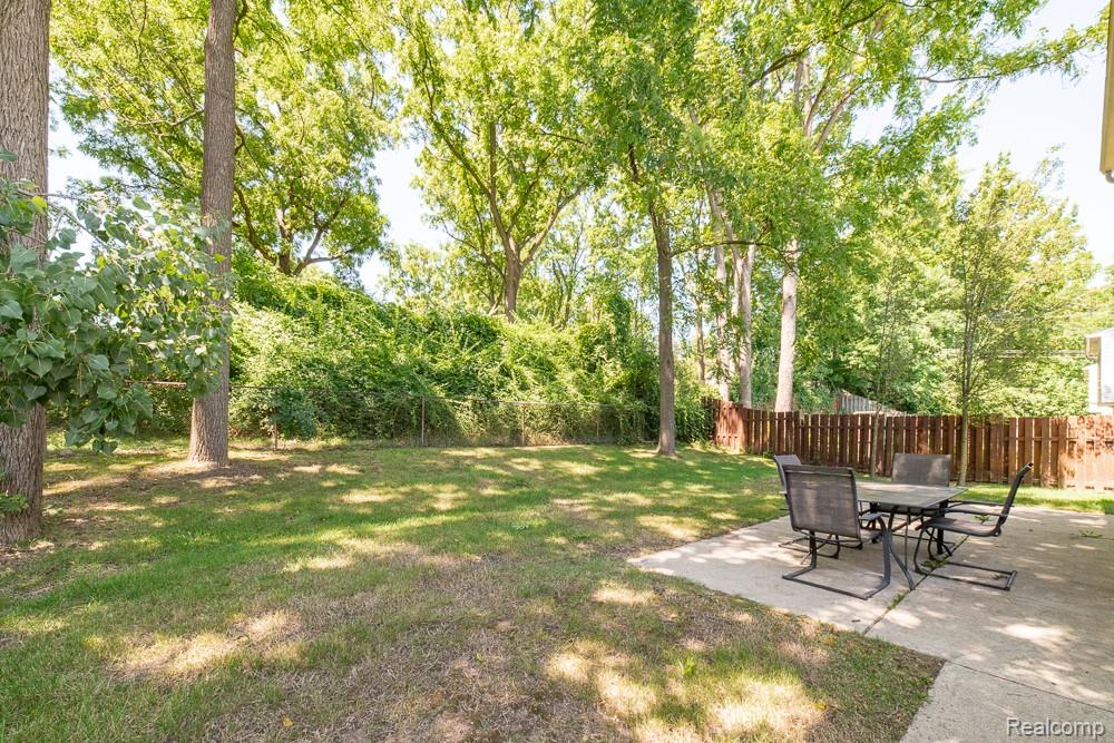 1034 Parkway, Waterford, MI 48328 — Photo 29