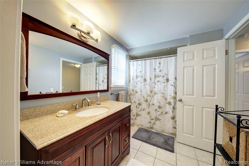 44273 Richmond Court, Canton, MI 48187 — Photo 41
