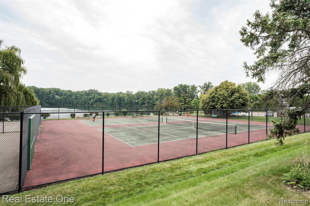 42500 LAKE SUCCESS Drive, Northville, MI 48167 — Photo 38
