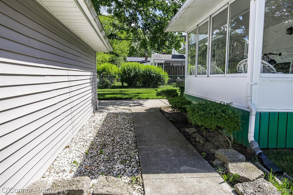 905 Virginia Avenue, Marysville, MI 48040 — Photo 25