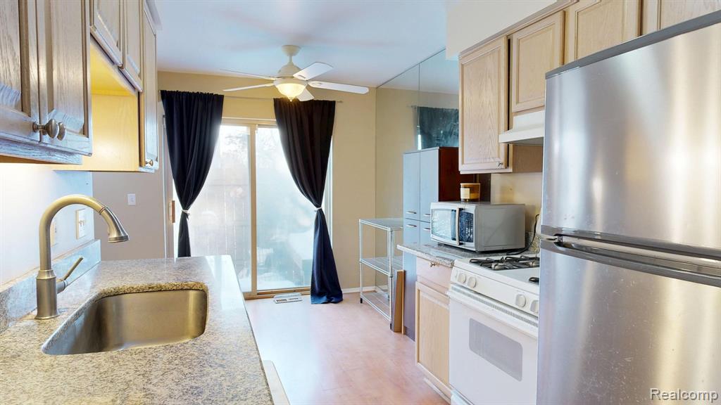 3016 Forest Creek Court, Ann Arbor, MI 48108 — Photo 11
