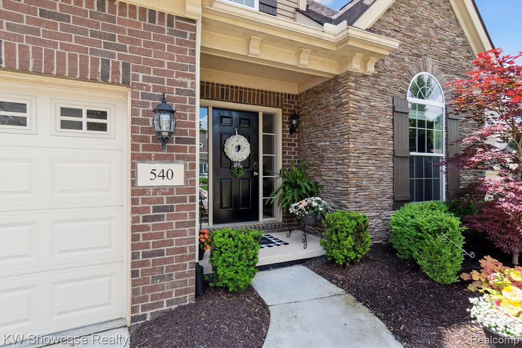 540 NAPA VALLEY Drive, Milford, MI 48381 — Photo 3