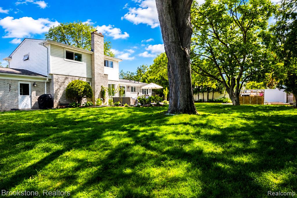 20323 N Riverhill Drive, Clinton Twp, MI 48036 — Photo 31