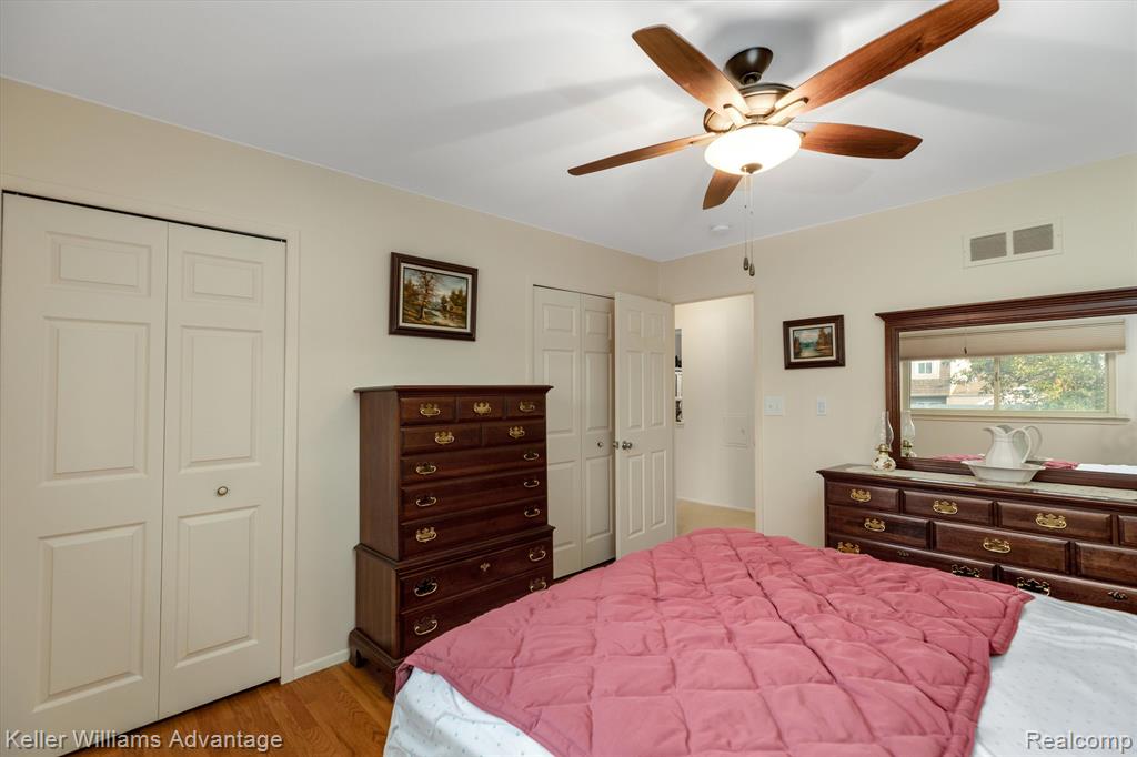 44284 SUFFOLK, Canton, MI 48187 — Photo 20