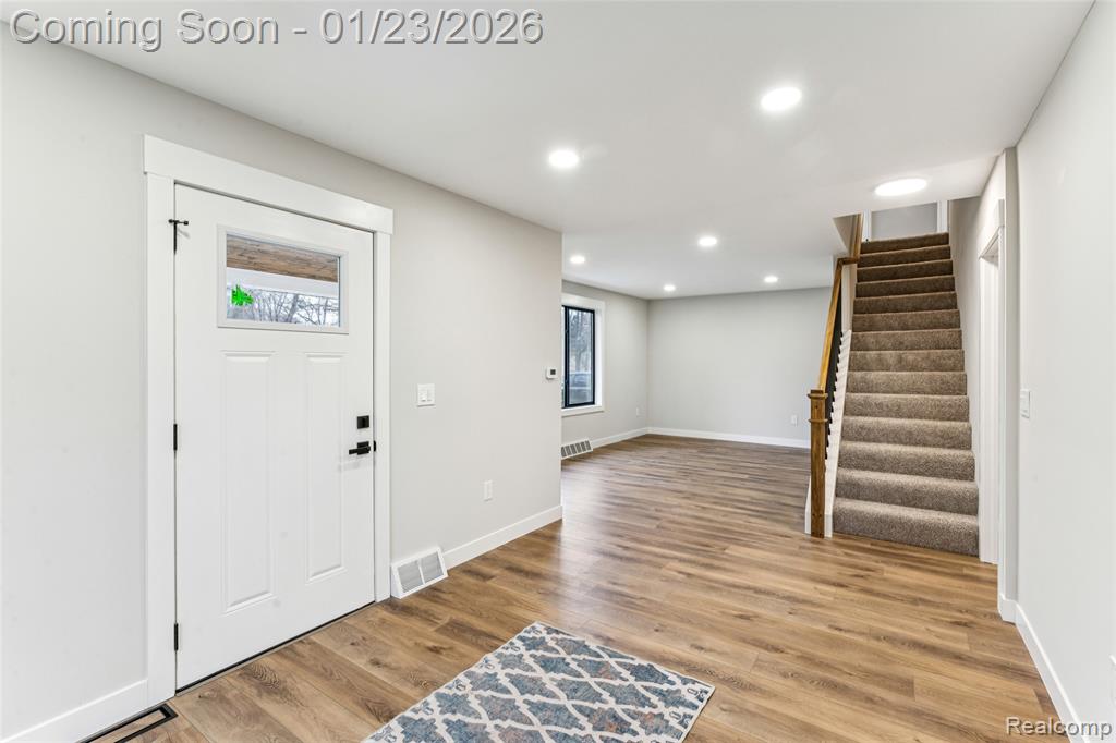 9398 Ortonville Road, Clarkston, MI 48348 — Photo 2