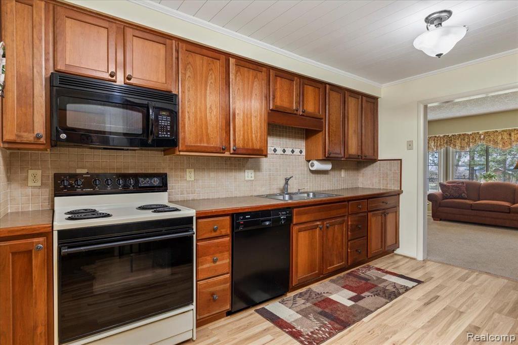 55 MINNETONKA Drive, Oxford, MI 48371 — Photo 11