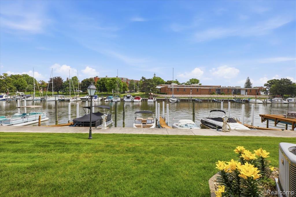 827 N Pointe, Port Huron, MI 48060 — Photo 49