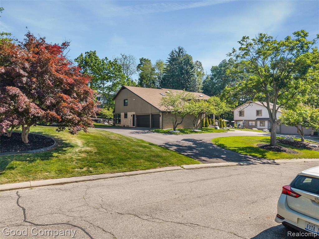 3176 Chambord Drive, West Bloomfield, MI 48323 — Photo 65