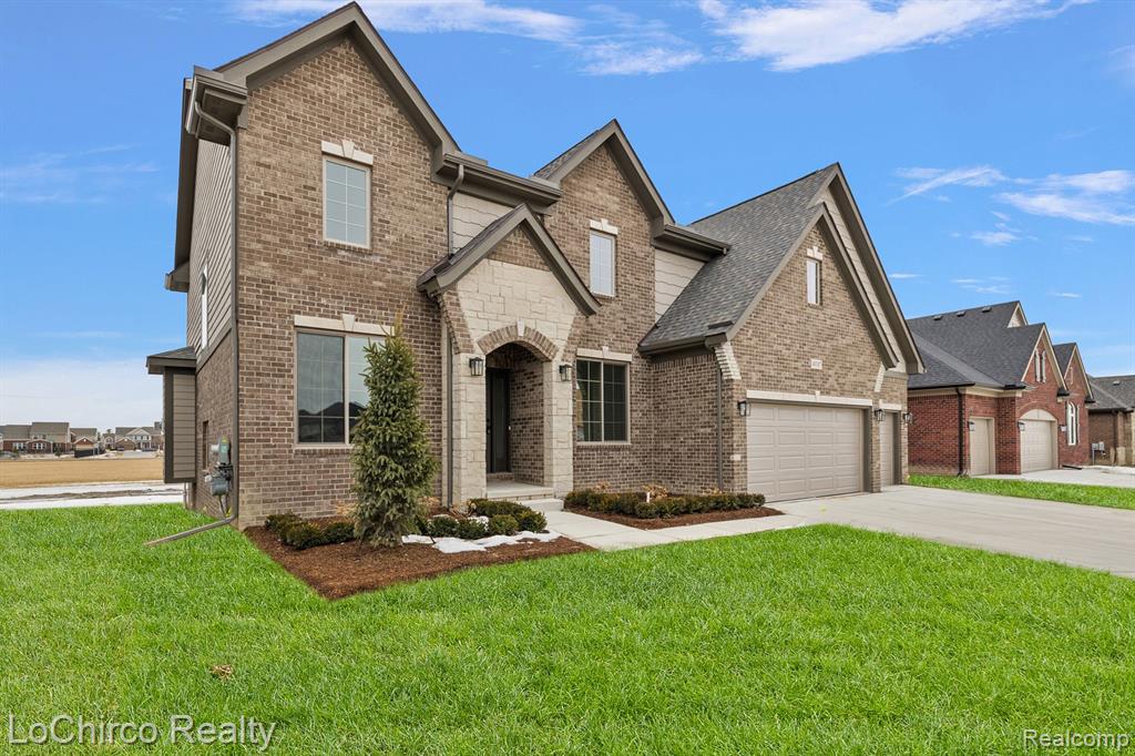 49387 LANGFORD Drive, Macomb, MI 48044 — Photo 2
