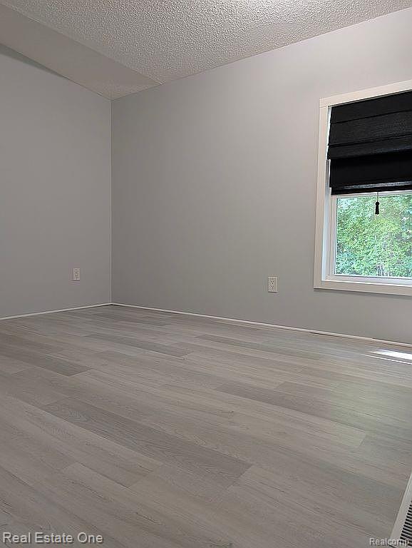 2 Emerald Circle, Whitmore Lake, MI 48189 — Photo 9