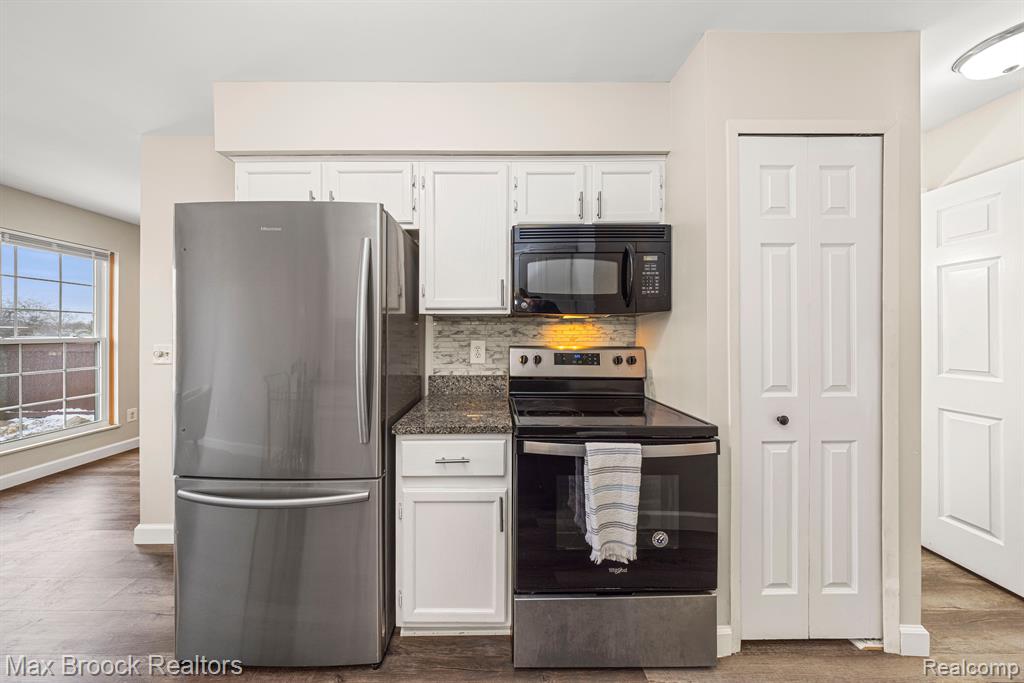 31139 COUNTRY, Farmington Hills, MI 48331 — Photo 21